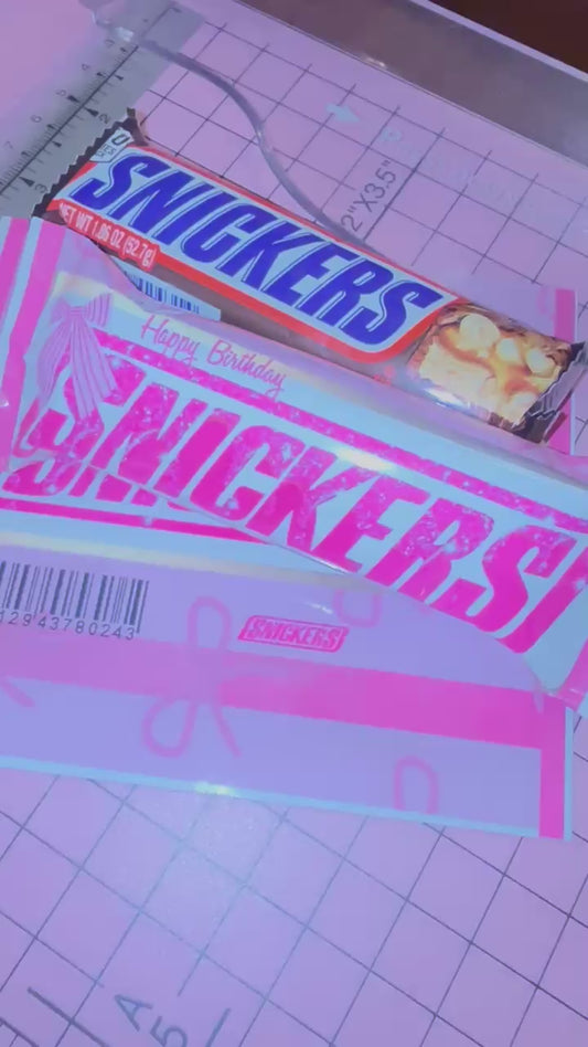 Bow Themed SNICKERS Wrapper.